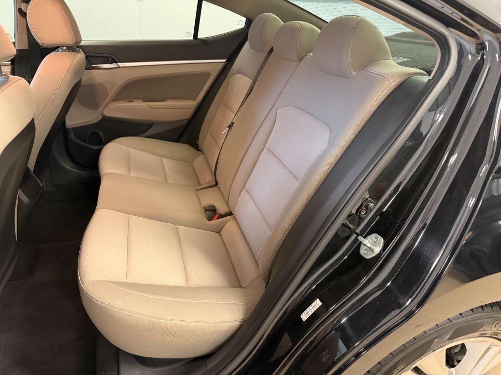 2020 Hyundai Elantra Value Edition - Photo 17