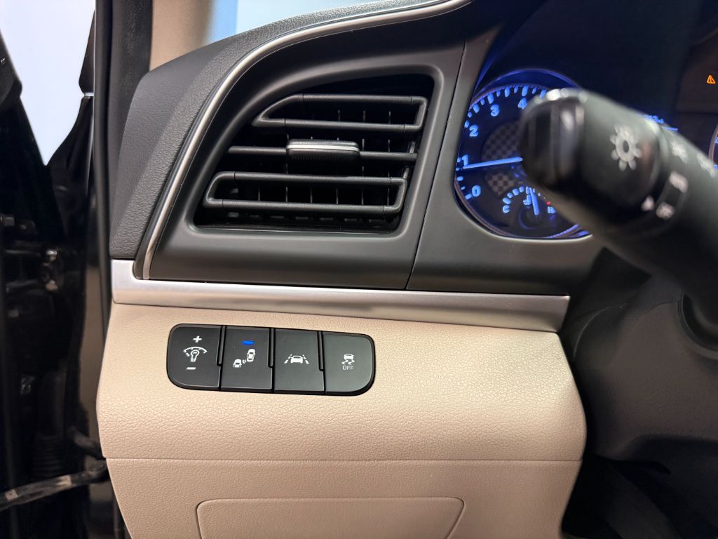 2020 Hyundai Elantra Value Edition - Photo 23