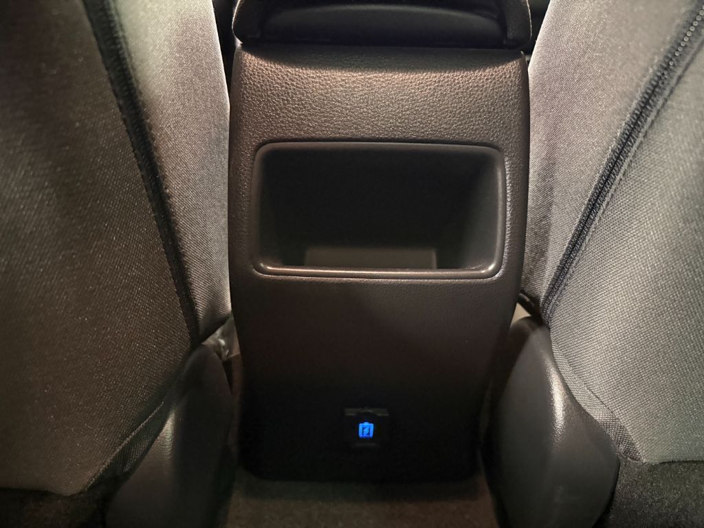 2020 Toyota Corolla LE - Photo 13