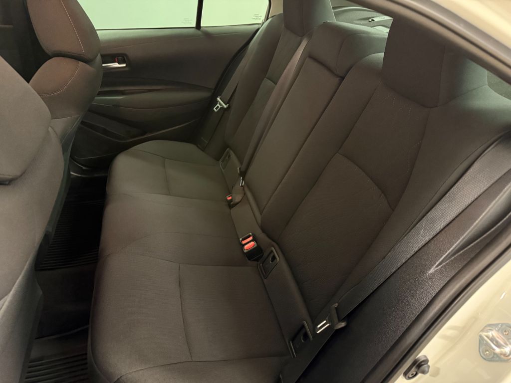 2020 Toyota Corolla LE - Photo 12