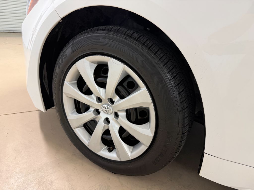 2020 Toyota Corolla LE - Photo 21