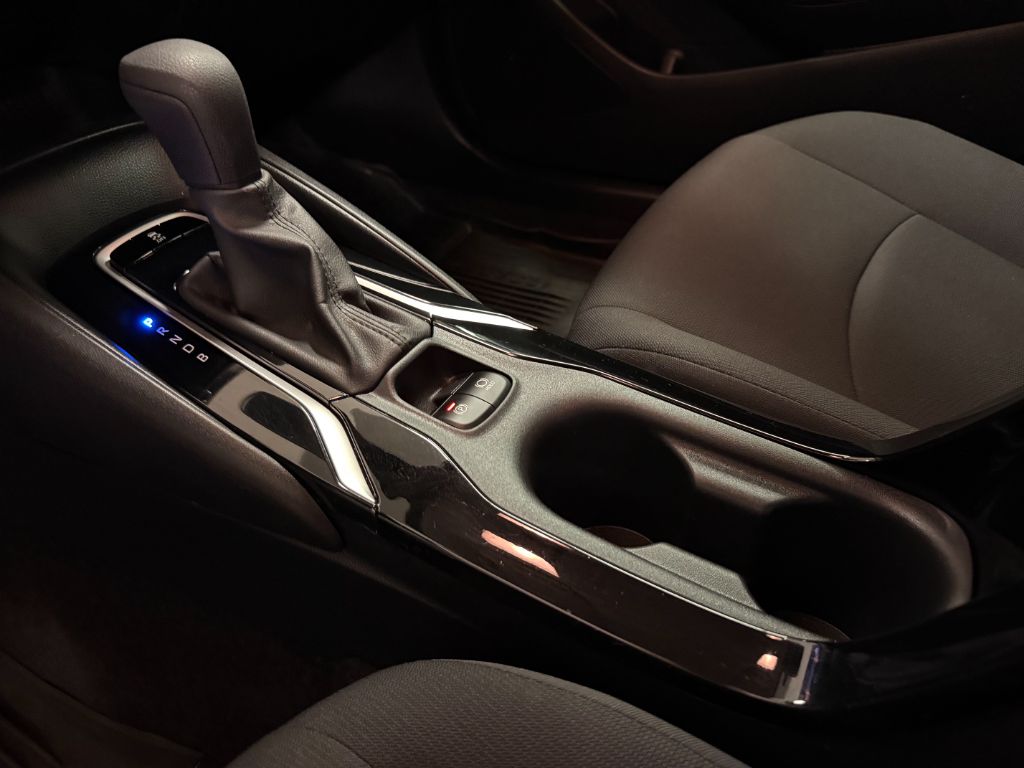 2020 Toyota Corolla LE - Photo 17